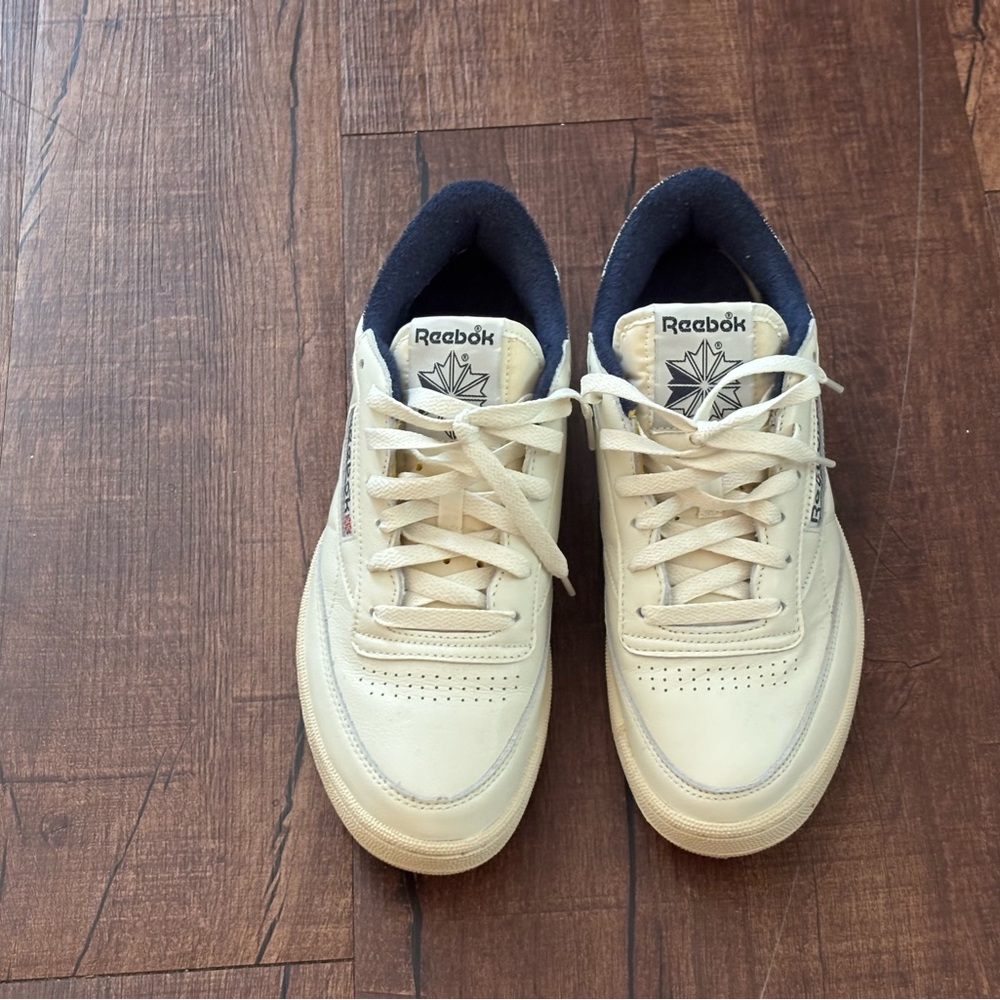 Reebok Off-White Lace-Up Sneakers size 9